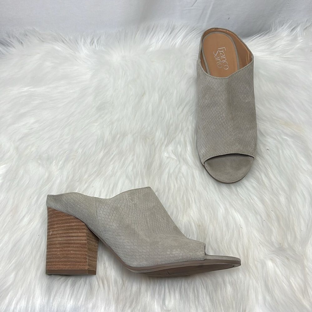 Franco Sarto Textured‎ Pale Dove Grey Suede Block Heel Sandals Sz 11